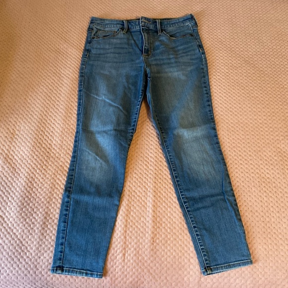 Universal Thread Denim - Women’s size 10 short jeans